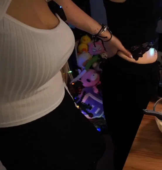 Xsaiiren White Top Hip Grind OnlyFans Video Leaked