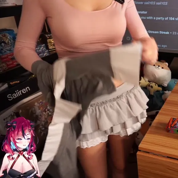 Xsaiiren Ruffled Skirt Tease OnlyFans Video Leaked