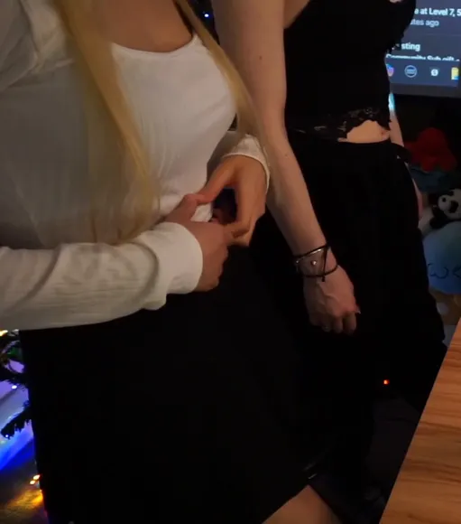 Xsaiiren White Top Lifting Tease OnlyFans Video Leaked