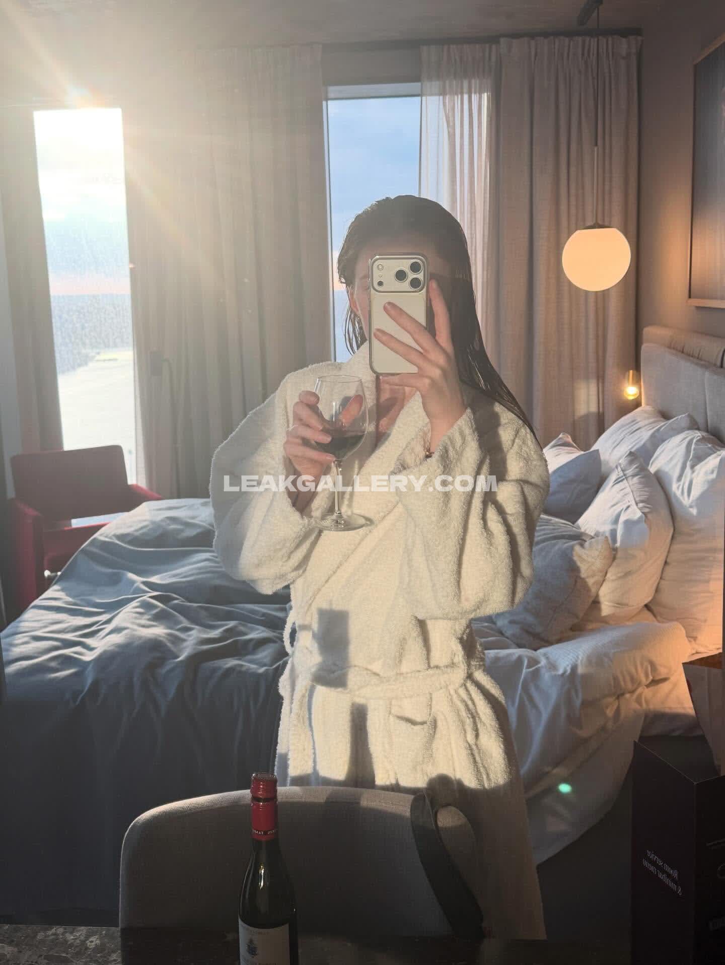 Xstrawbz_ Exclusive Leaked Nude OnlyFans #12618625