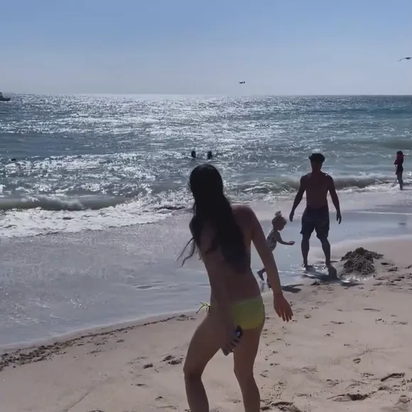 Xylafoxlin Yellow Bikini Beach Pose OnlyFans Video Leaked