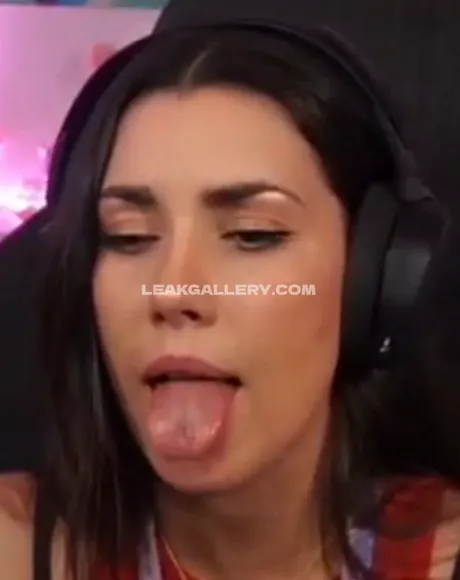 Yabbe Exclusive Leaked Nude OnlyFans #15070178
