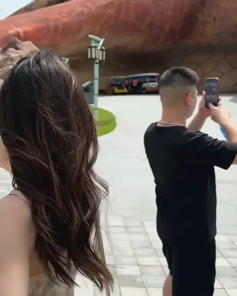 Yeonyuneko Floral Dress Cleavage OnlyFans Video Leaked
