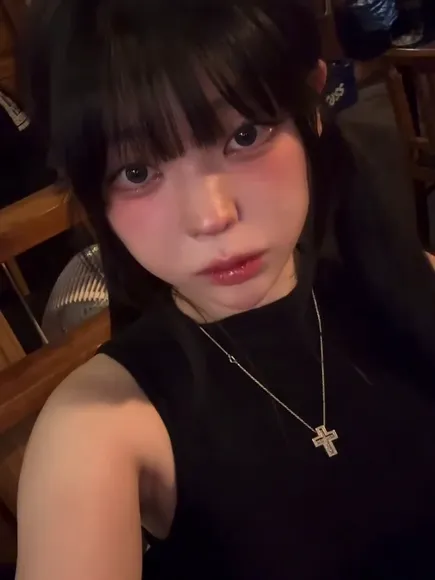 You_s2_diii Black Top Close Up OnlyFans Video Leaked