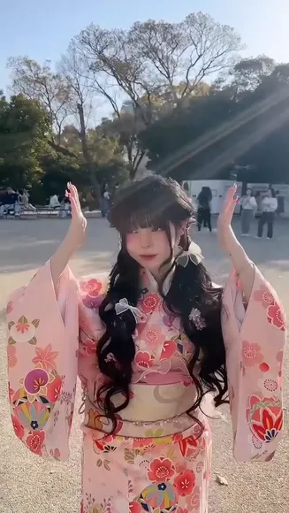 You_s2_diii Floral Kimono Pose OnlyFans Video Leaked