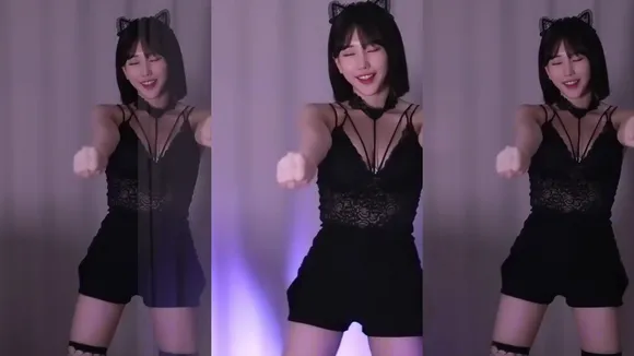Youchi Black Lace Bodysuit Dance OnlyFans Video Leaked