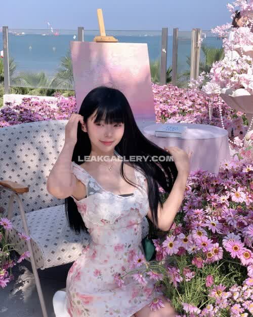Yueh_0720 Floral Dress Pose OnlyFans Photo Leaked