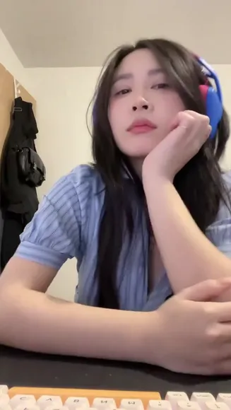 Yukitorisauce Striped Shirt Tease OnlyFans Video Leaked