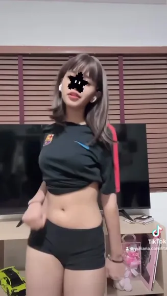 Yurianacanelita Crop Jersey Tease OnlyFans Video Leaked