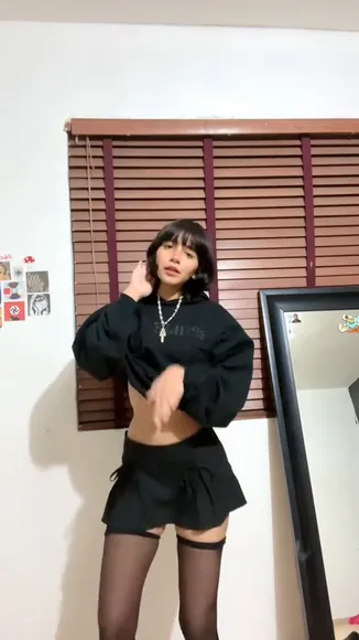 Yurianacanelita Black Hoodie Tease OnlyFans Video Leaked