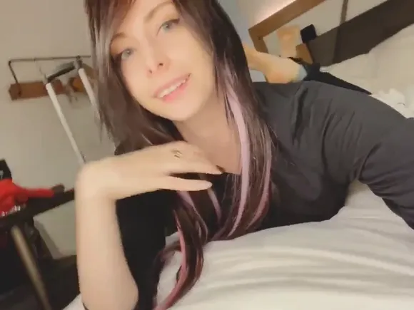 Yurikotiger Black Top Bed Pose OnlyFans Video Leaked