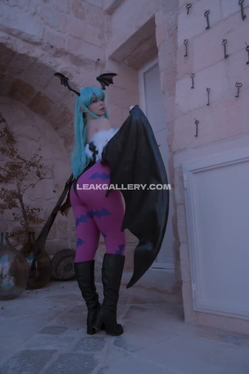 Yurikotiger Pink Bat-Leggings Pose OnlyFans Photo Leaked