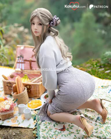 Yuuhuia Skirt Hiked Up Ass OnlyFans Photo Leaked