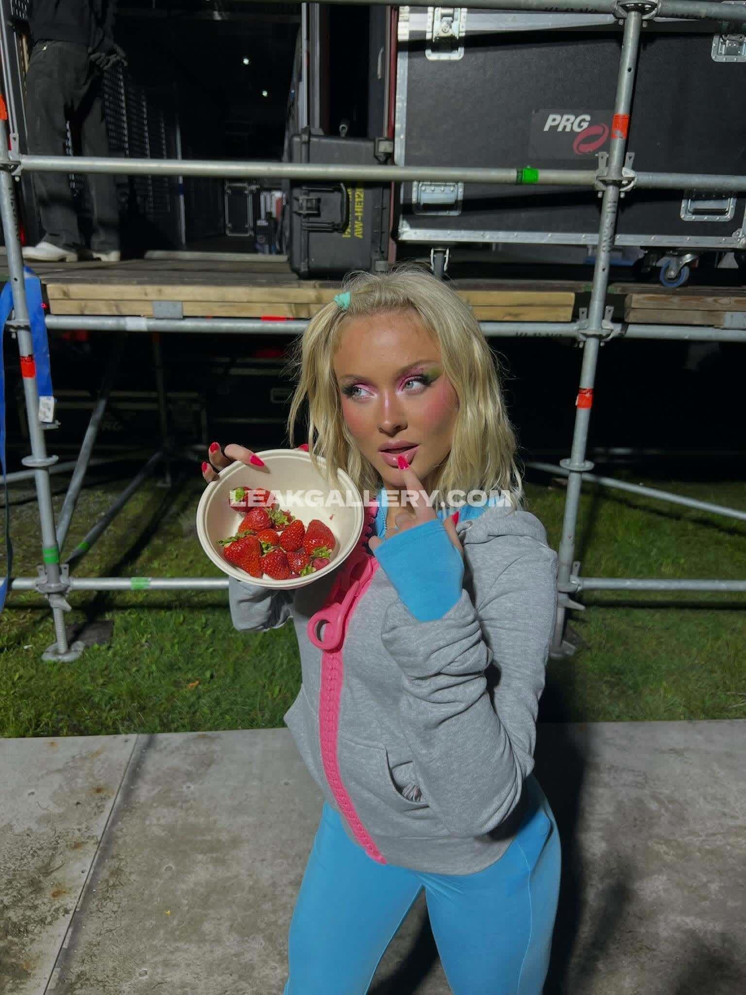 Zaralarsson Exclusive Leaked Nude OnlyFans #12696806