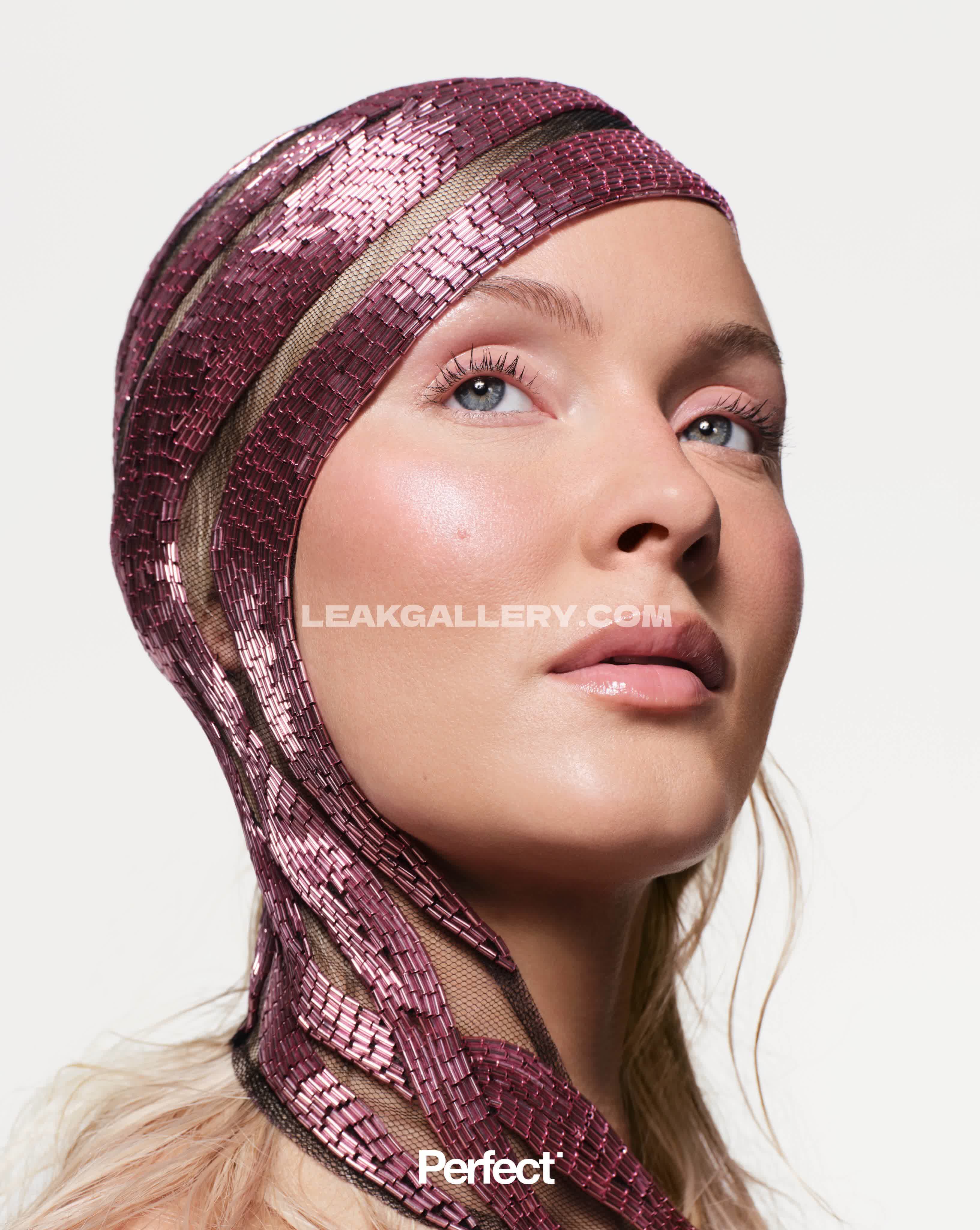 Zaralarsson Sequined Headpiece Glam OnlyFans Photo Leaked