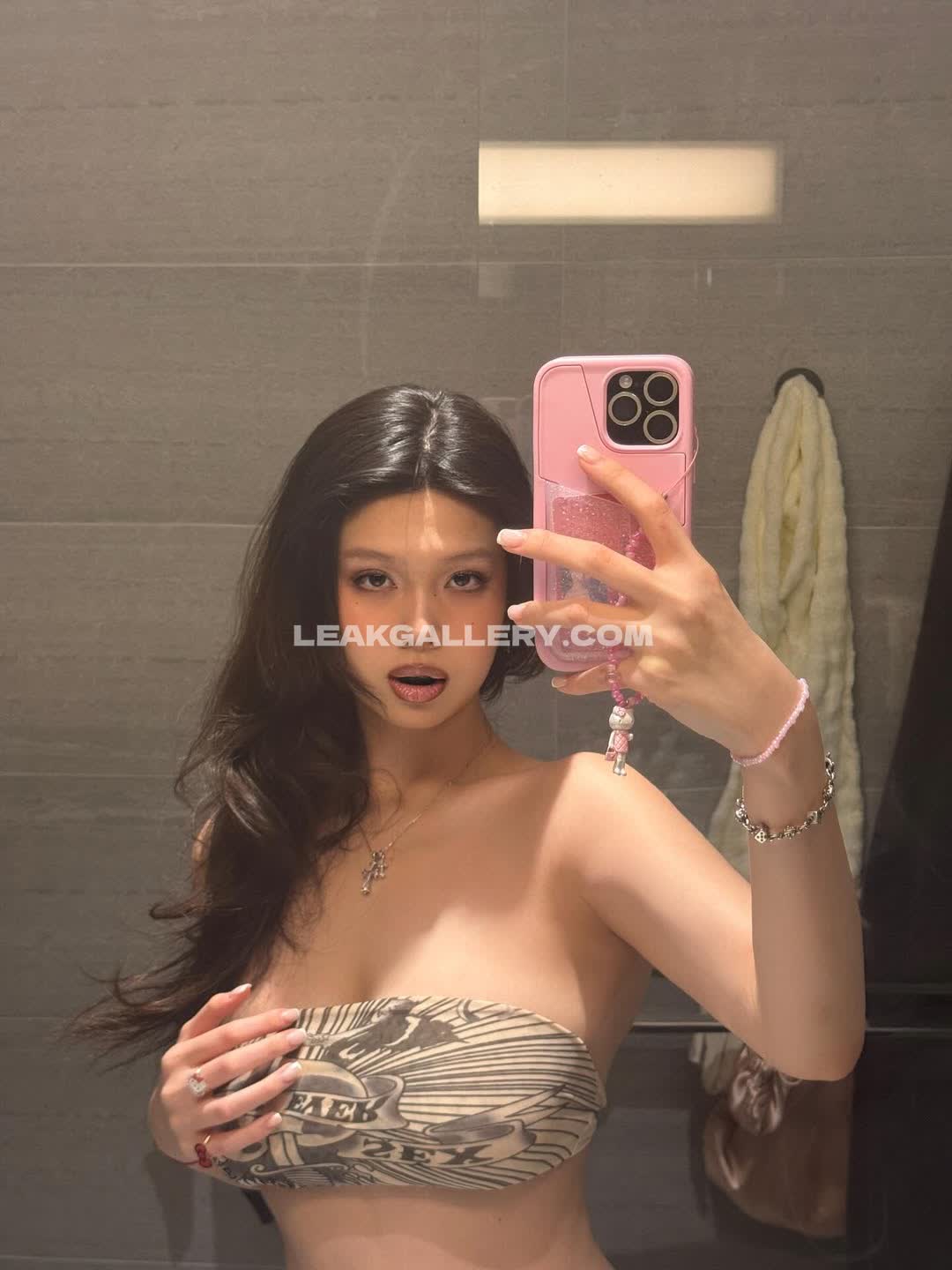 Zhang_xinmu Exclusive Leaked Nude OnlyFans #12525413