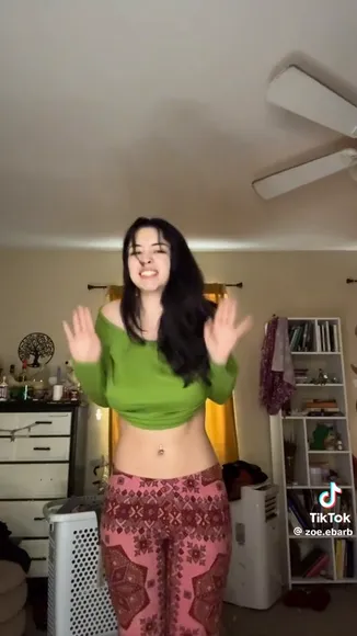 Zoe Ebarb Belly Button Piercing Tease OnlyFans Video Leaked
