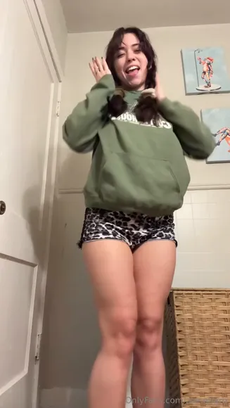 Zoe Ebarb Leopard Shorts Ass Twerk OnlyFans Video Leaked