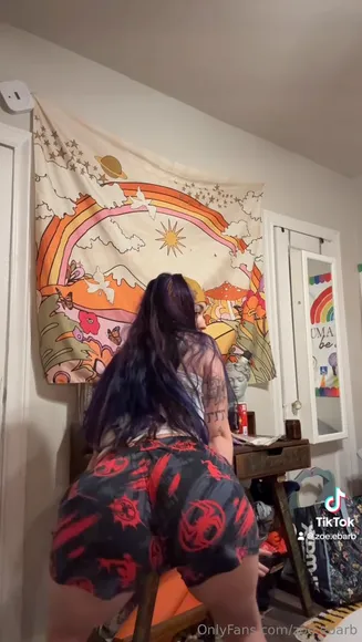 Zoe Ebarb Thong Under Shorts Tease OnlyFans Video Leaked