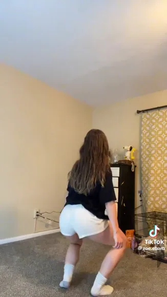 Zoe Ebarb Tight Shorts Twerking OnlyFans Video Leaked