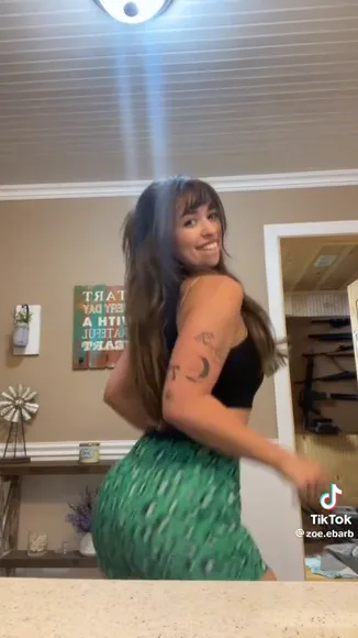 Zoe Ebarb Green Leopard Skirt Dance OnlyFans Video Leaked