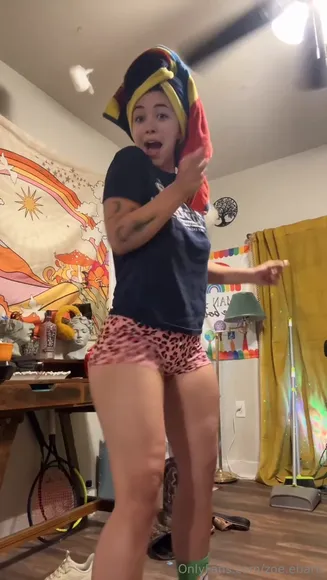 Zoe Ebarb Tight Shorts Twerking OnlyFans Video Leaked