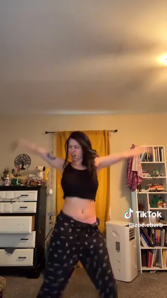 Zoe Ebarb Bent Over Ass Twerk OnlyFans Video Leaked